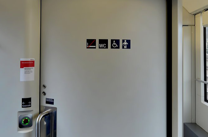 Toilettenanlage in der Bahn